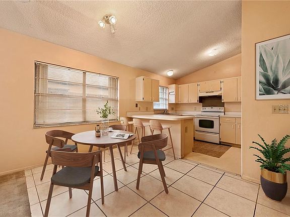 4th image of 2027 Garwood Dr