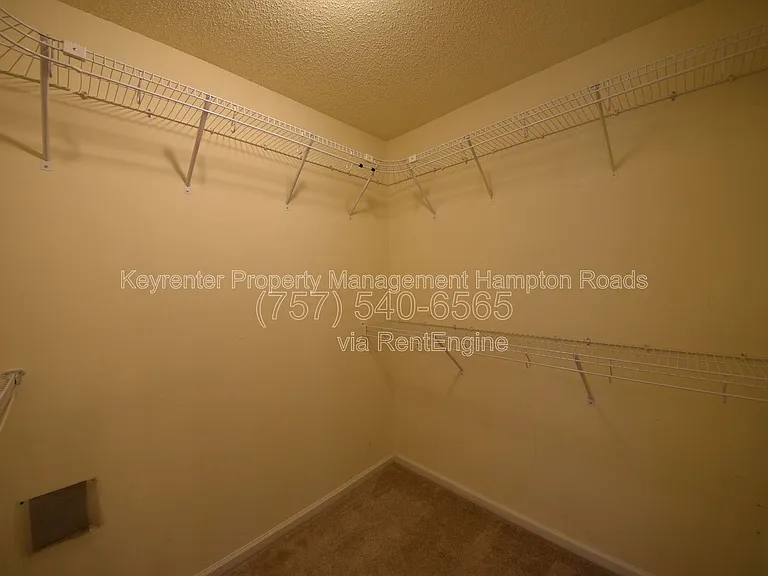 1549 River Creek Cres — Photo 33