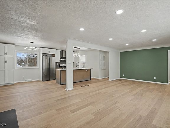 4th image of 24600 Picone Ln