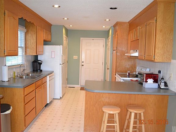 4th image of 2992 Lawrence Dr