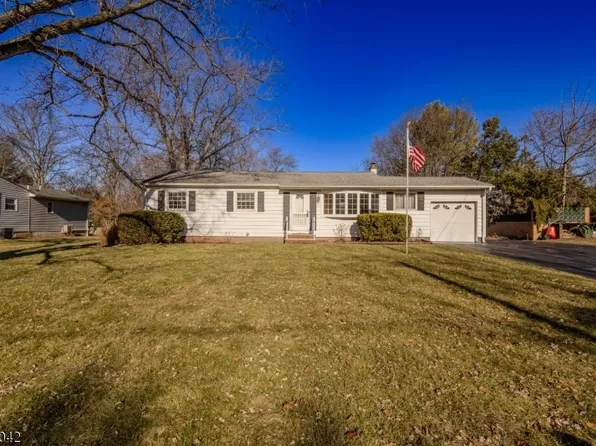 119 Meadowbrook Dr, Hillsborough Twp., NJ 08844