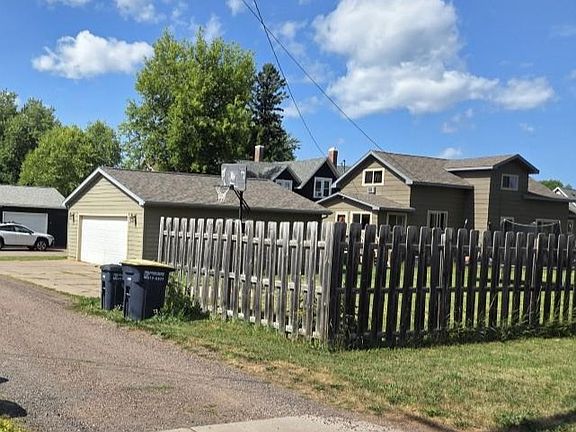 4th image of 919 6th Ave W