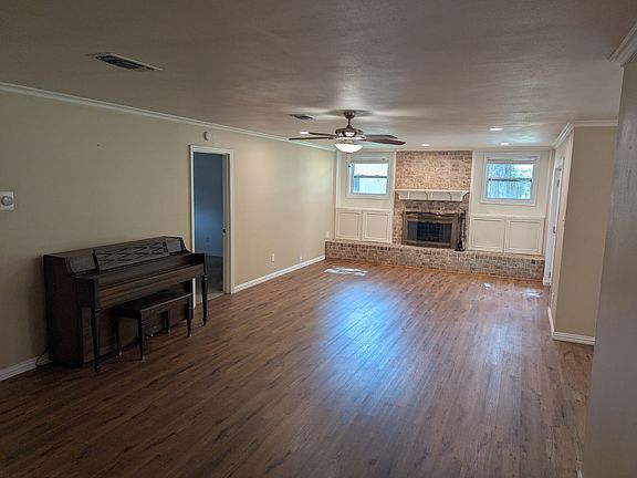 3rd image of 2908 Ashbury Dr