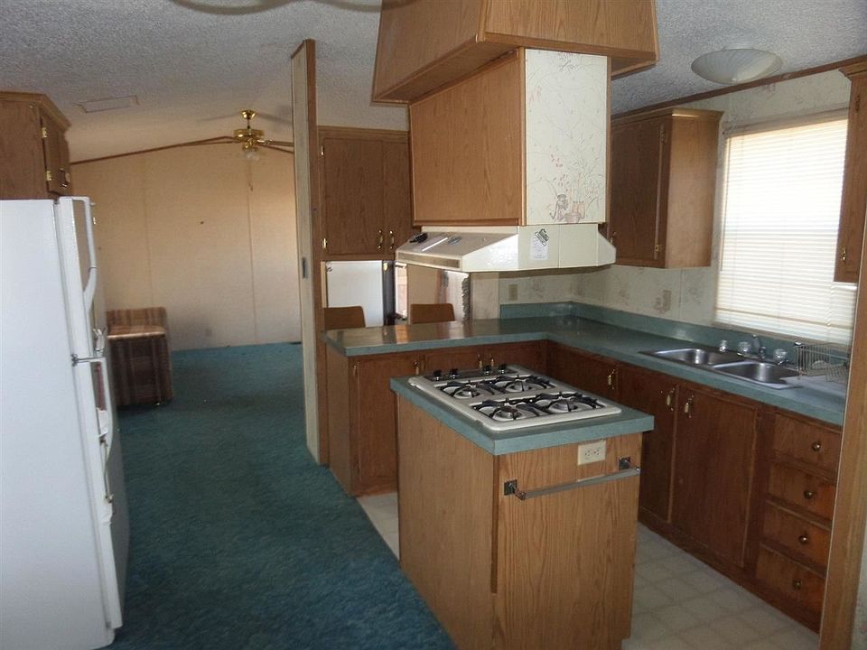2nd image of 609 Clay St