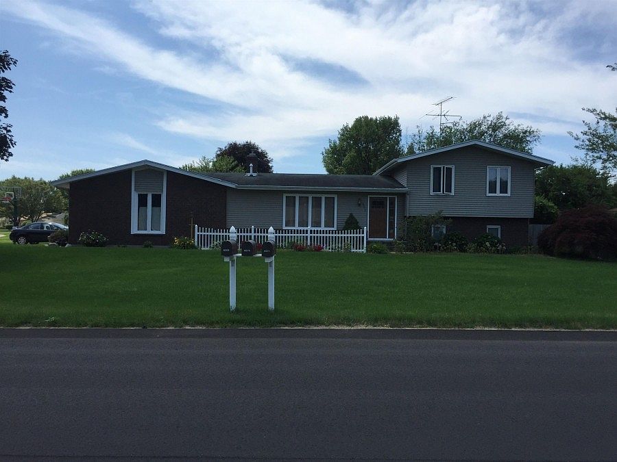 1st image of 8271 Birchwood Ave