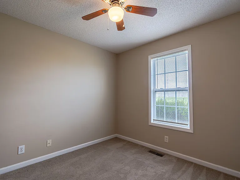 511 Potomac Dr — Photo 17