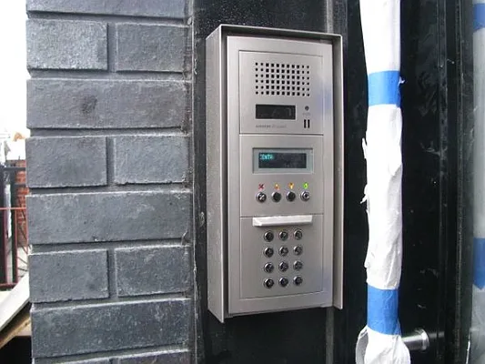 Rented by Loom Group | media 100