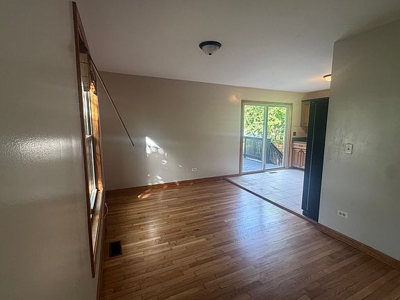 3rd image of 105 N Schmidt Rd