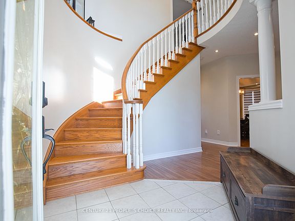 5th image of 58 Collingwood Ave