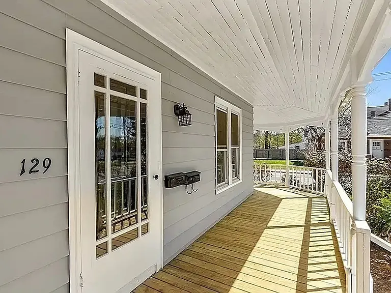 129 Union St — Photo 2