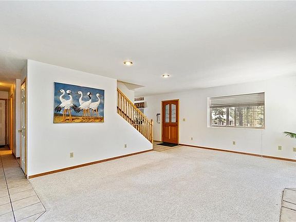 5th image of 943 Panamint Mountain Dr
