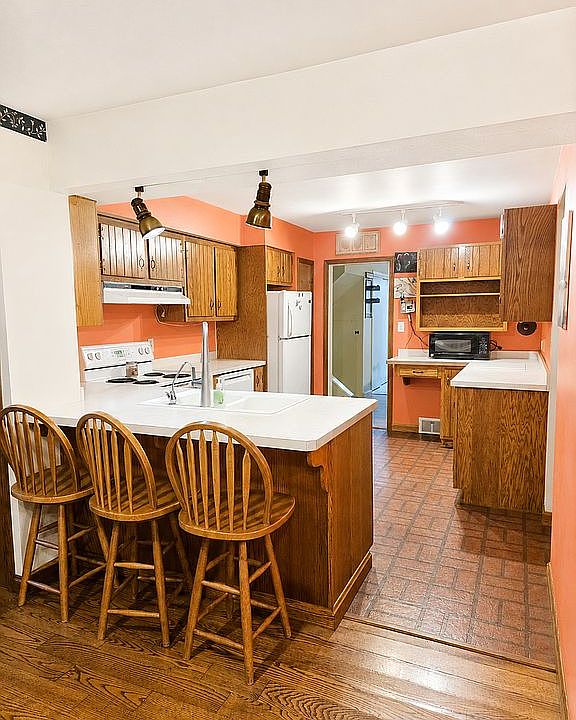 2nd image of 224 Francis St