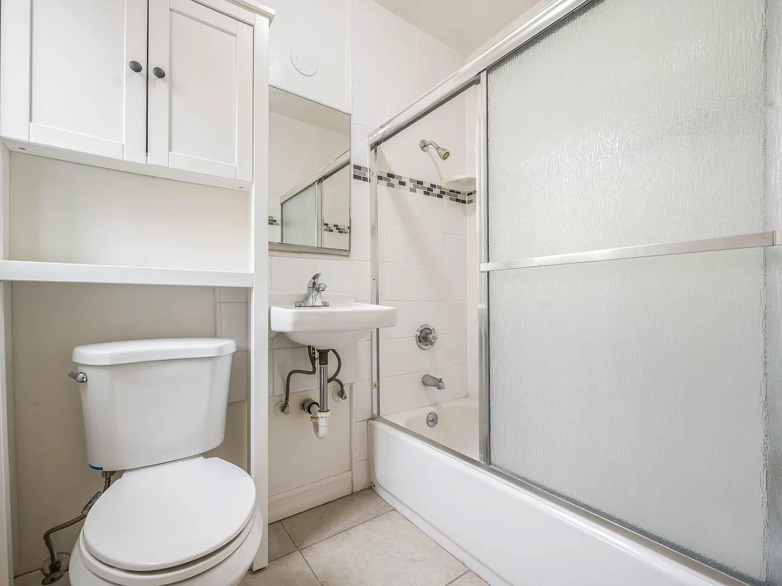 Beverly Blvd Apartments — Photo 4