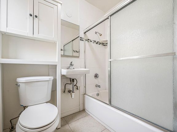 4th image of 4901 Beverly Blvd #4907-16