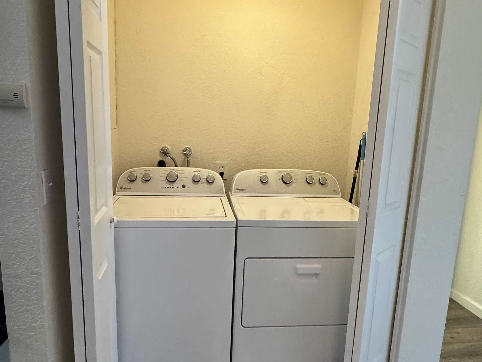 2 bed, 900 sqft, $1,950 — Photo 4