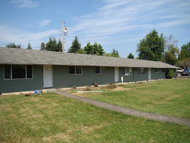1st image of 910 NE 106th Ave