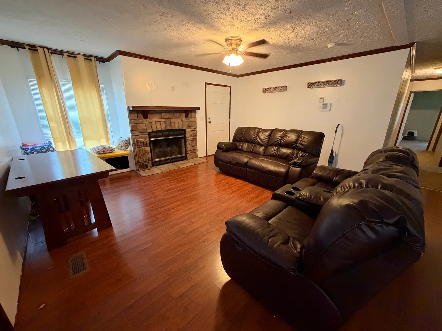 5 bed, 2040 sqft, $1,800 — Photo 4
