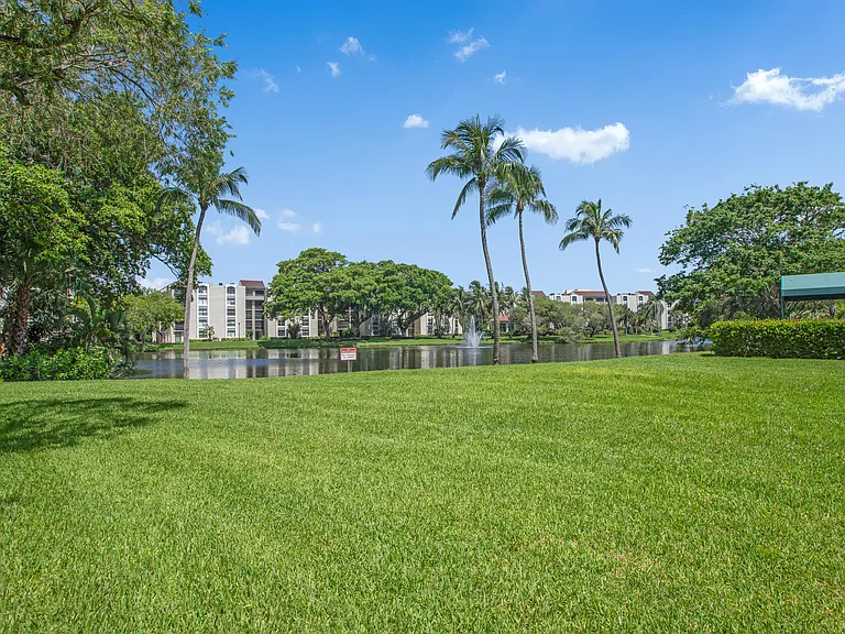 955 Egret Cir #104 — Photo 40