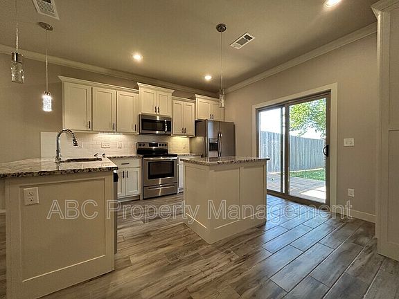 5th image of 3205 Hillstone Ave