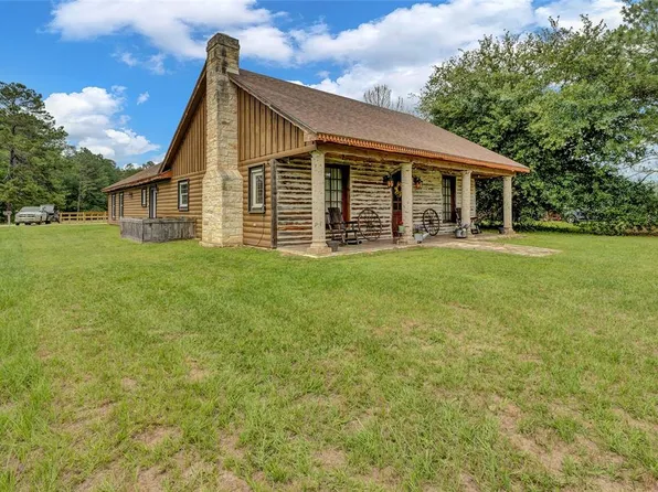 6 Peaceful Dr, Huntsville, TX 77340