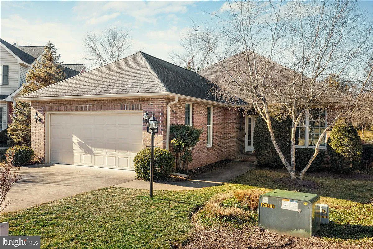 832 Winder Ct photo 1