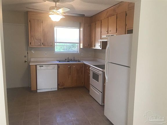 3rd image of 224 Jeffery Ln