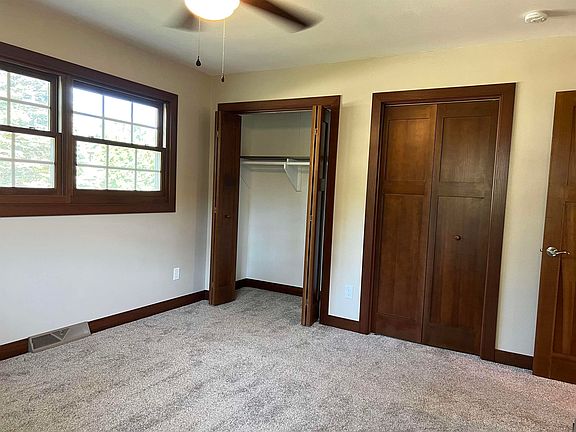 5th image of 2428 Willow Ln