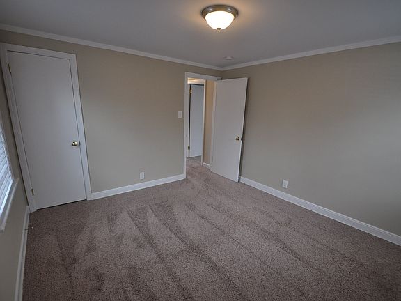 5th image of 9524 S Trumbull Ave