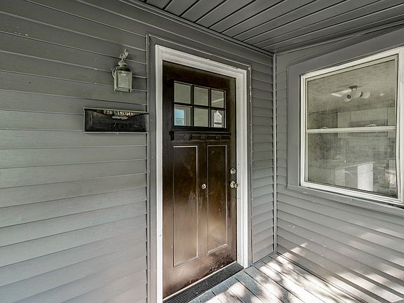3rd image of 720 Lincoln St