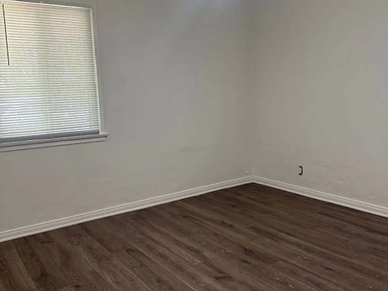 202 Bald St — Photo 11