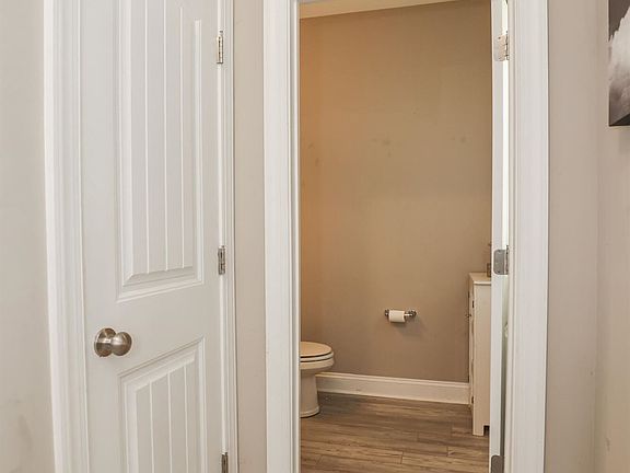 5th image of 217 Pennington St