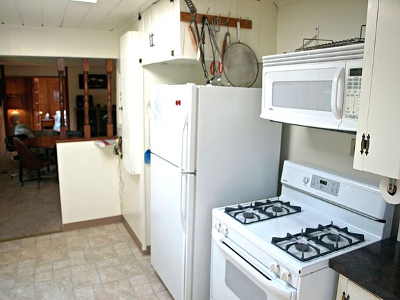 5th image of 2340 NW Jetty Ave