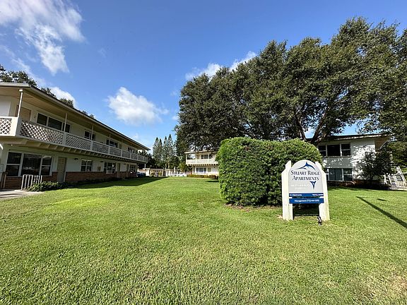 2nd image of 666 SE Saint Lucie Blvd APT 3