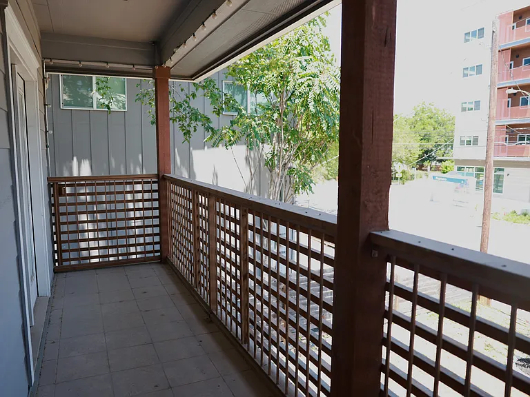 1306 Chicon St — Photo 30