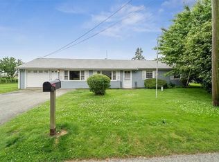 12 Spruce Ave, Middletown, RI 02842