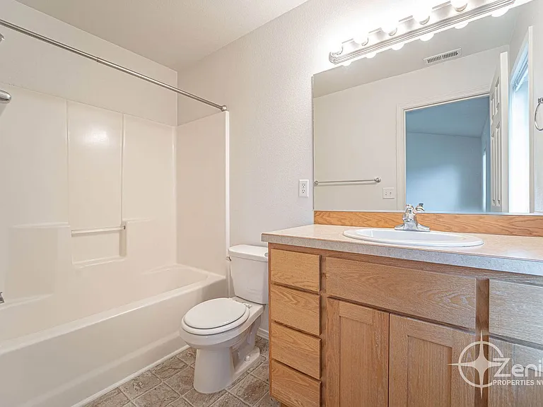 5242 N St — Photo 24