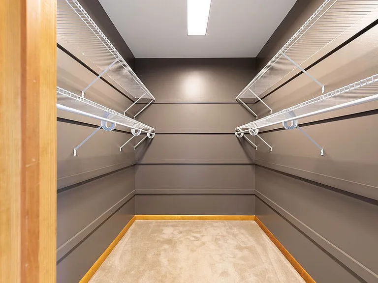 Walk in closet