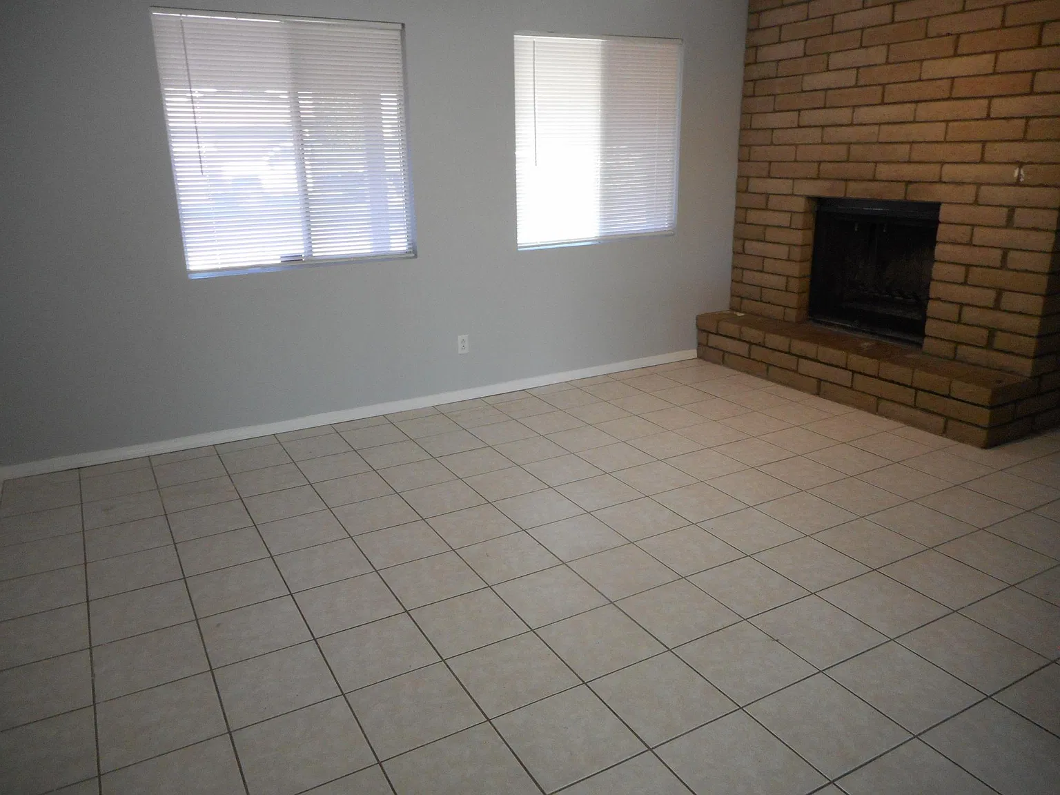 3 bed, 1458 sqft, $2,100 — Photo 3