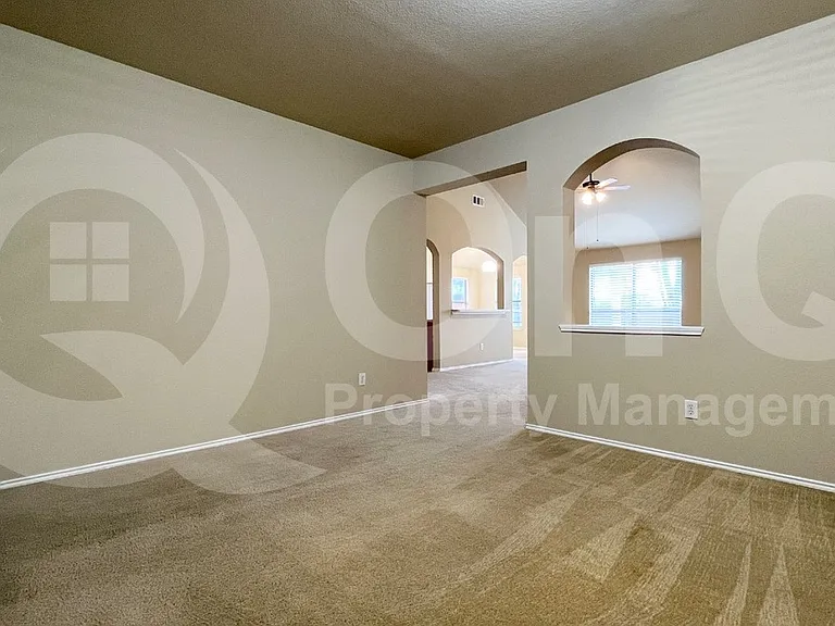 233 Niagara Falls Dr — Photo 12