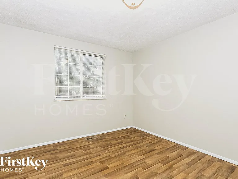 3045 Breed Dr — Photo 3