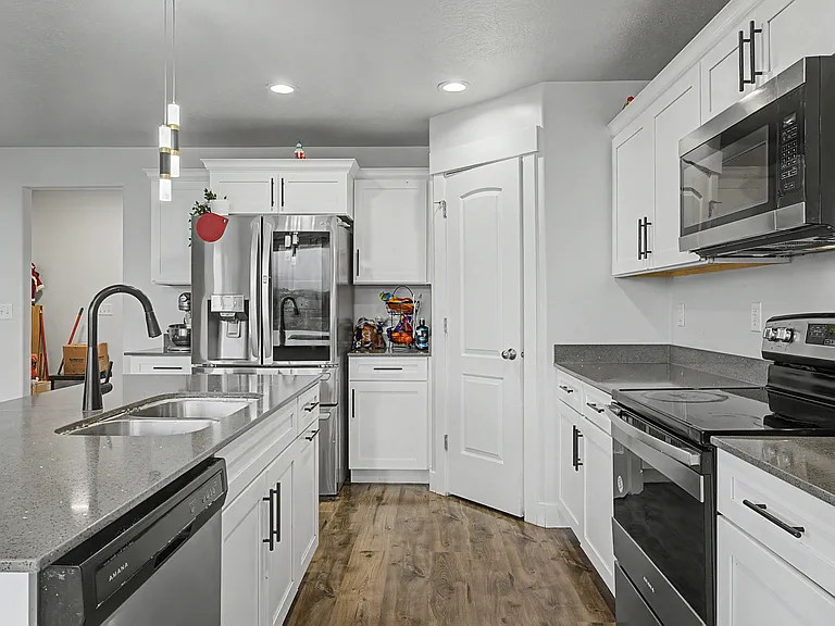 1529 W Stone Gate Dr — Photo 24