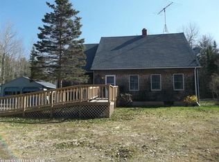 32 Independence Ave, Baileyville, ME 04694