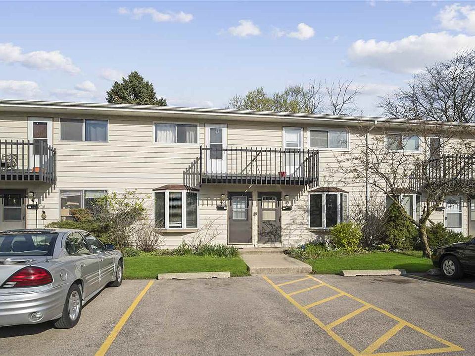 1st image of 46 N Lakewood Gdns