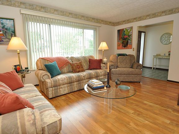 2nd image of 2701 Bonne Cir
