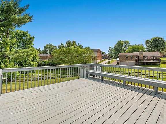 5th image of 8878 Valley Circle Dr