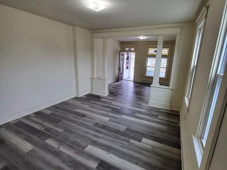 300 W Spruce St — Photo 5