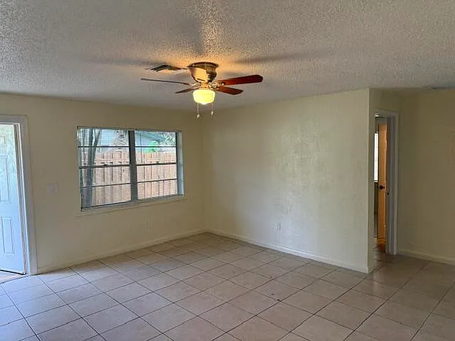 4911 Gulfstream Rd — Photo 4