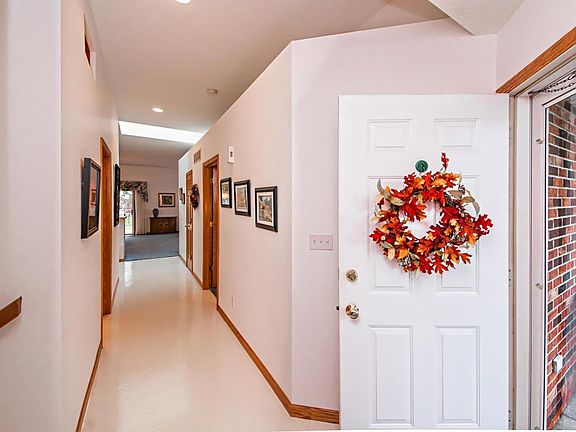 2nd image of 1585 Hickory Trace Dr