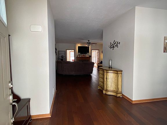 3rd image of 61800 Willow Springs Way