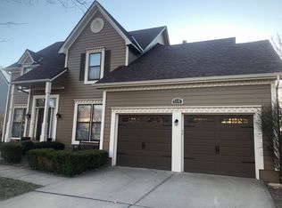 9338 Tomashaw Ln, Lenexa, KS 66219